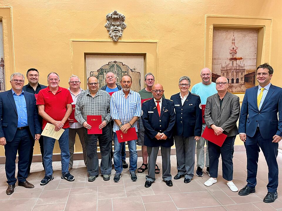 Gruppenbild bei der Ehrung der Blutspender.